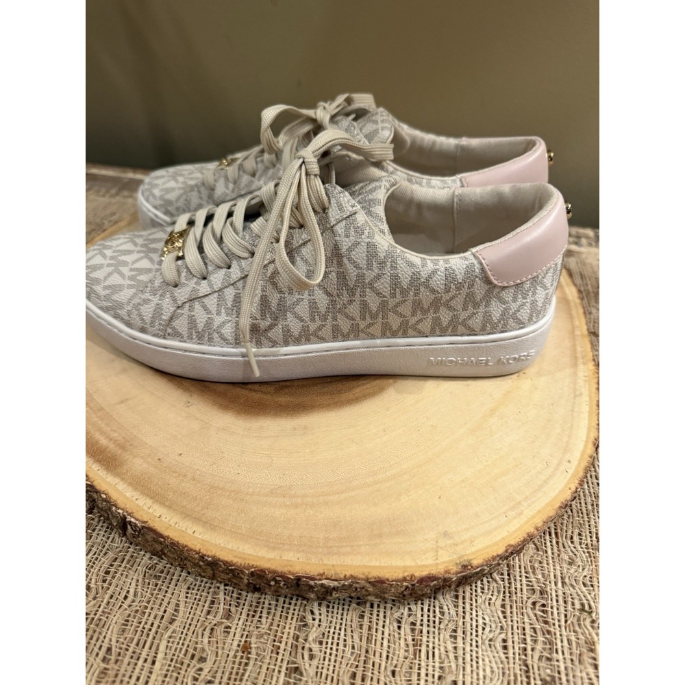 Michael Kors POPPY Monogram Lace-Up Sneakers Vanilla Pink Powder Blush Sz-7 Rare